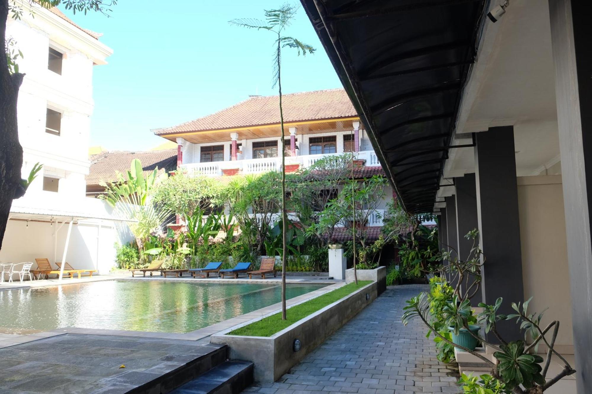 Palm Garden Kuta Hotel Kuta Lombok Exterior foto